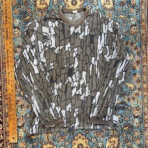 Vintage 1980s TreBark long sleeve camo shirt Measure 20.5x26